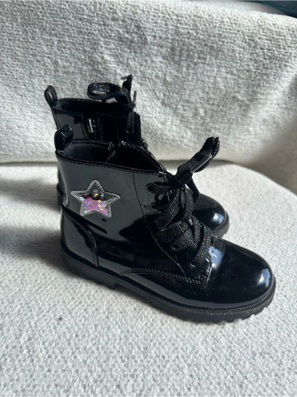 N/A shiny black